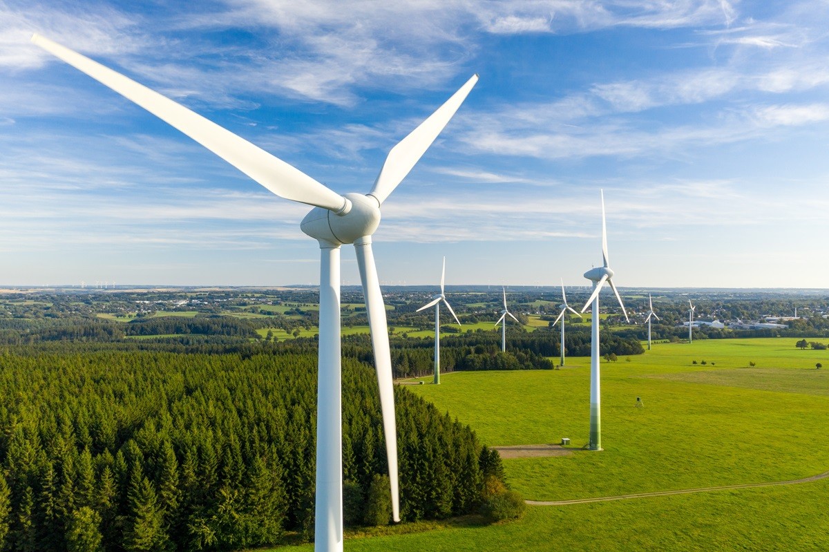 Konfederacja krytykuje ustawę wiatrakową. Sawicki: W sprawie energii plotą najzwyczajniejsze bzdury