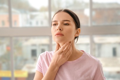 Gombócérzés a torokban: így is jelezhet a reflux betegség