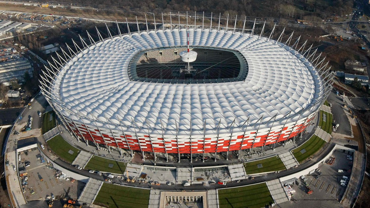 Przygotowany równolegle z projektem Stadionu Narodowego plan zagospodarowania terenu wokół obiektu przewiduje, że na blisko 20 hektarach tzw. działki stadionowej znajdzie się ponad 130 tysięcy drzew, krzewów i bylin oraz duże połacie trawników.