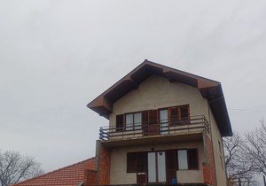 Vladica je prodisao u ovoj kući! Evo kako je iskoristio pomoć države i preselio celu porodicu na selo (FOTO)