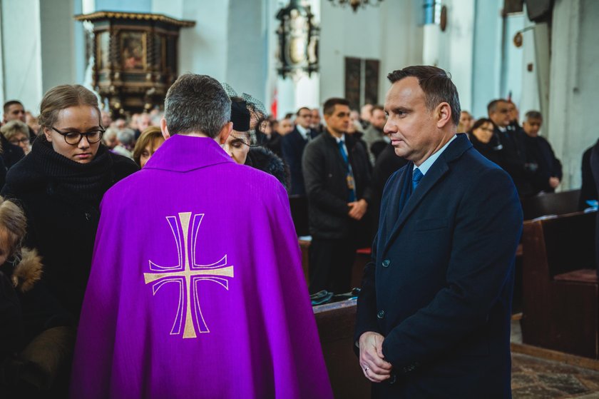 Prezydent w piątym rzędzie w kościele. Teraz zabrał głos