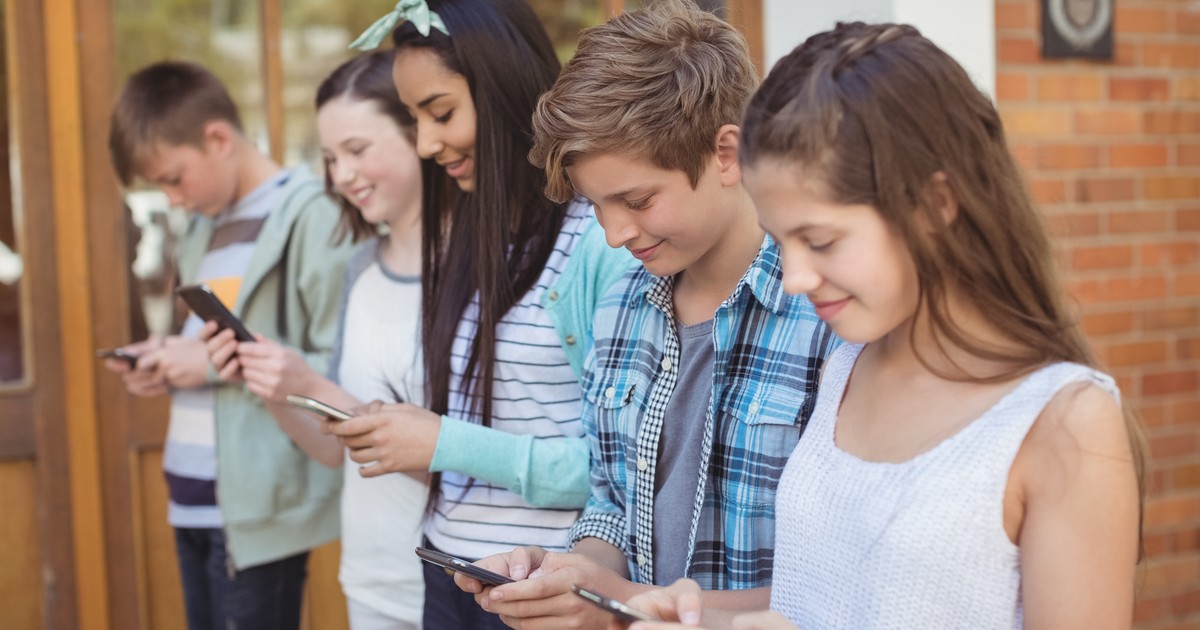 Megverte a tanárát egy 15 éves fiú, mert az elvette tőle a telefonját