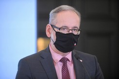 Niedzielski: Chcemy zrobić testy nauczycielom w ramach badań przesiewowych na COVID-19