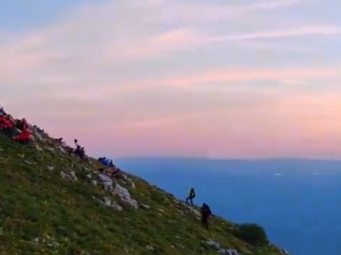 Stotine Srba popelo se na Rtanj da vidi najlepši izlazak sunca u Evropi i prizor oduzima dah