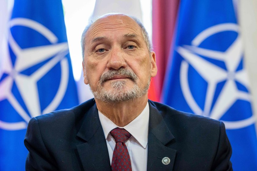 Macierewicz będzie miał program w telewizji