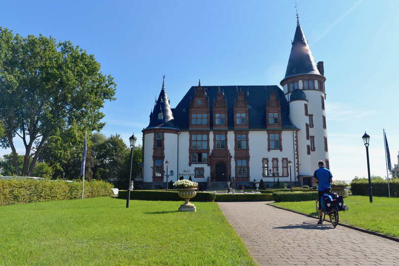 Waren Schloss Klink rowerzysta