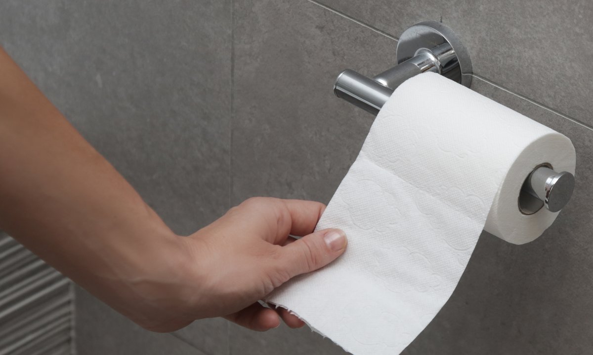 Używasz białego papieru toaletowego? Przeczytaj koniecznie