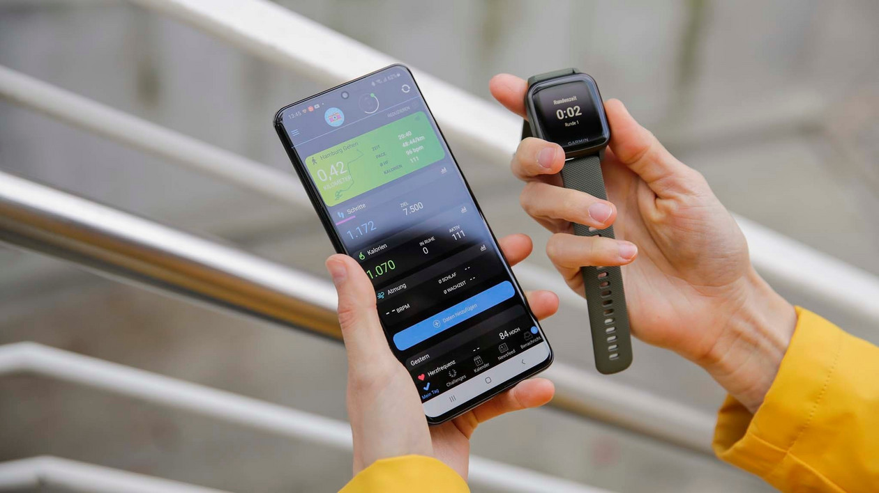 Do każdego zegarka sportowego dołączona jest aplikacja towarzysząca na smartfona