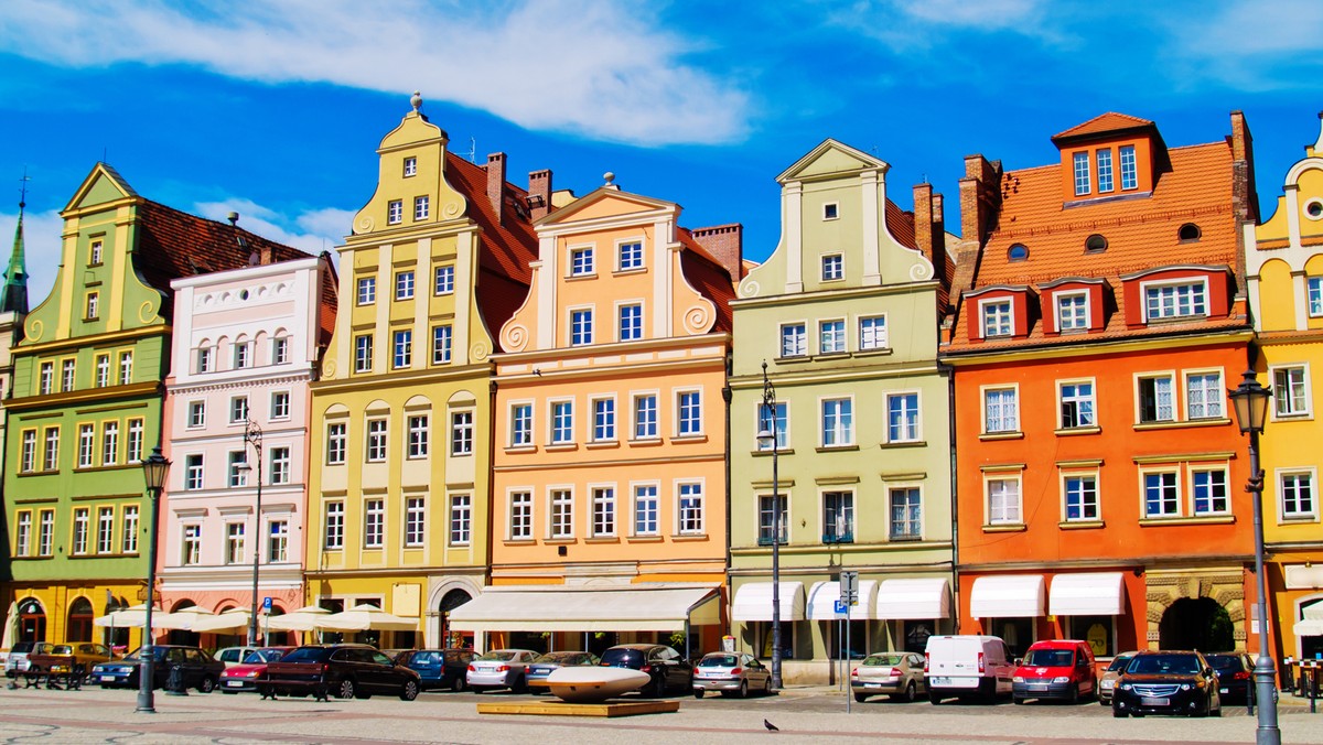 Tysiące wrocławian uczestniczyło w dwudniowym polsko-amerykańskim pikniku historycznym zorganizowanym w Centrum Historii Zajezdnia we Wrocławiu. Były spotkania z żołnierzami z Polski i USA, zabawy, pokazy sztuki rycerskiej, projekcja filmu i koncerty.