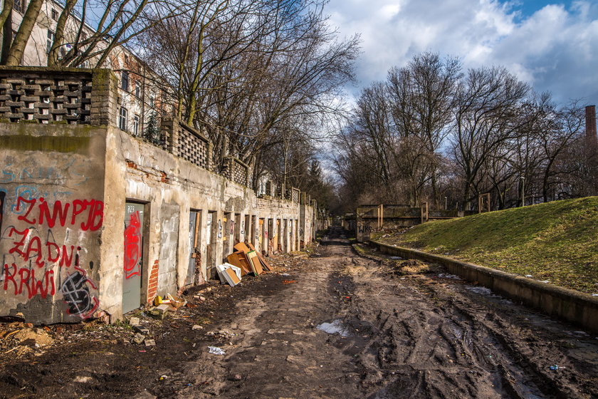 Stare komórki przy Abramowskiego zostaną odnowione