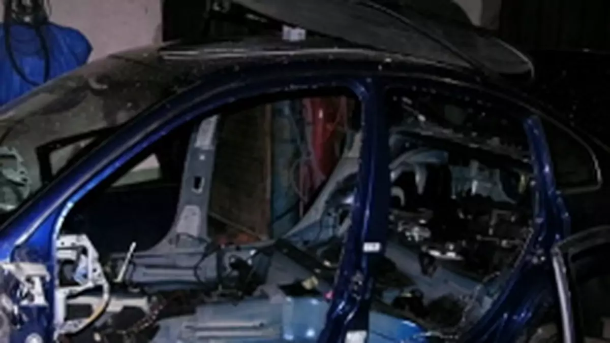 Policja: dwie grupy złodziei samochodów rozbite