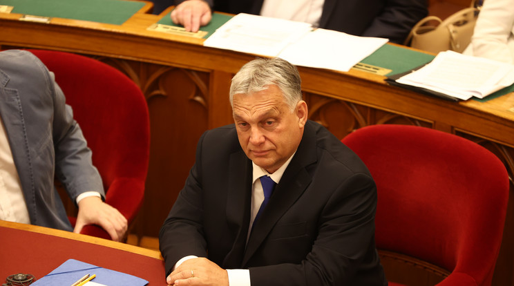 Orbán Viktor miniszterelnök Azahriah-val viccelődik a TikTok-csatornáján / Fotó: Pozsonyi Zita