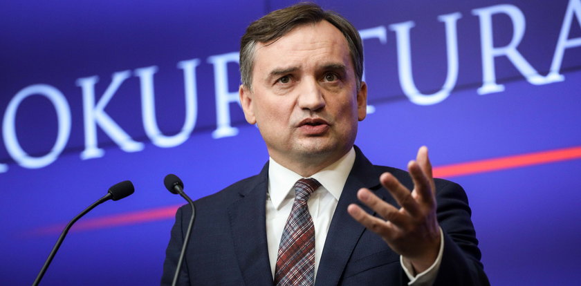 Złe wieści dla ministra Ziobry i jego reformy. Polacy chcą unijnych pieniędzy