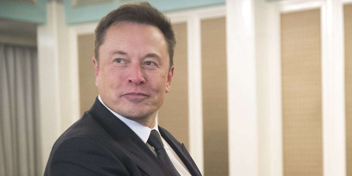 Elon Musk chce, by jego międzyplanetarny system transportu umożliwił ludziom życie na Marsie. SpaceX planuje w 2022 roku wysłać na Marsa pierwszy ładunek, a w 2024 r. wysłać tam ludzi 