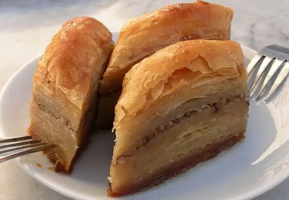 Cud, miód i orzeszki! Baklava w dwóch wersjach - klasyczna grecka i turecka z ciasta francuskiego