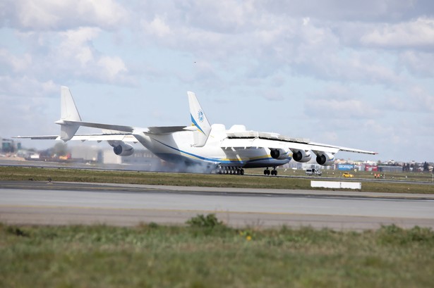 Samolot Antonov An-225 Mriya