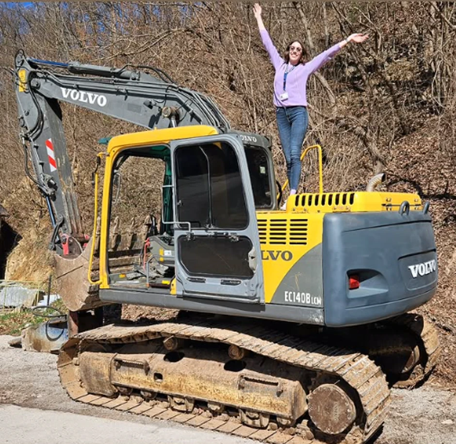 Milijana Bogdanović na bageru