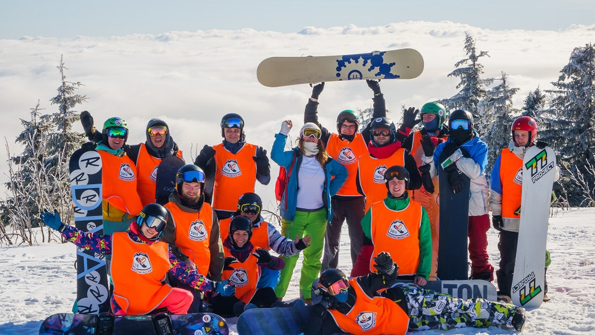 Za nami druga edycja Adaptive Snow Campu, czyli obozu snowboardowego dla osób z niepełnosprawnością i po amputacjach. Za największe walory zimowego wyjazdu uczestnicy uznali różnorodność zajęć, indywidualne podejście instruktorów oraz możliwość integracji i poznania osób z podobnymi problemami.