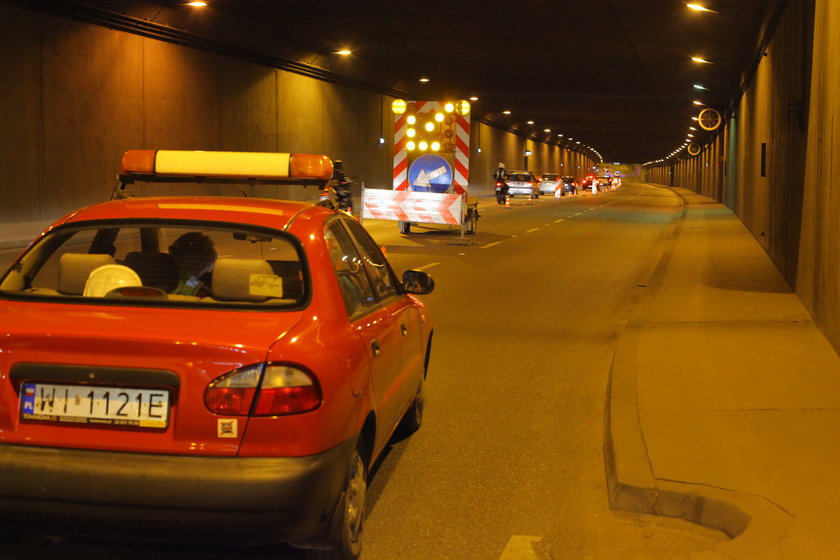 Ćwiczenia strażaków w tunelu Wisłostrady 