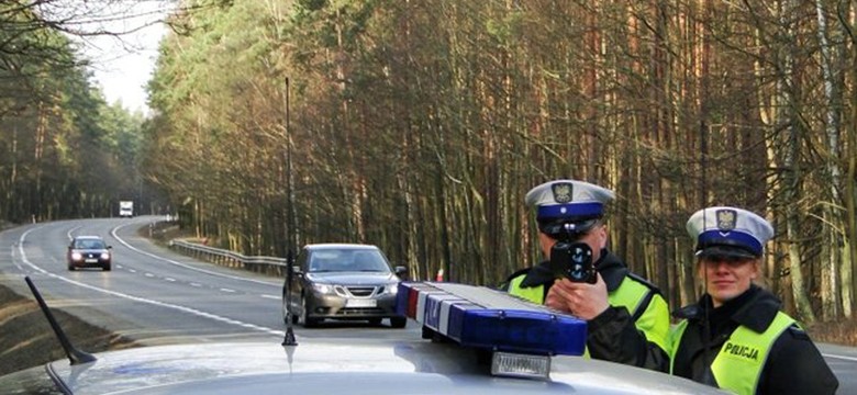 Brawura, alkohol i... remonty? Dlaczego ludzie giną na drogach