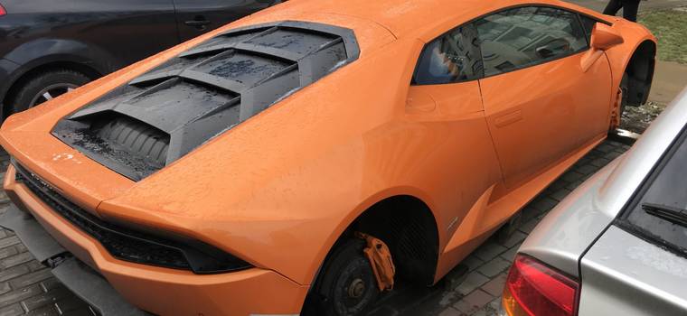 Z rozbitego Lamborghini zginęły koła. Ile mogą kosztować?