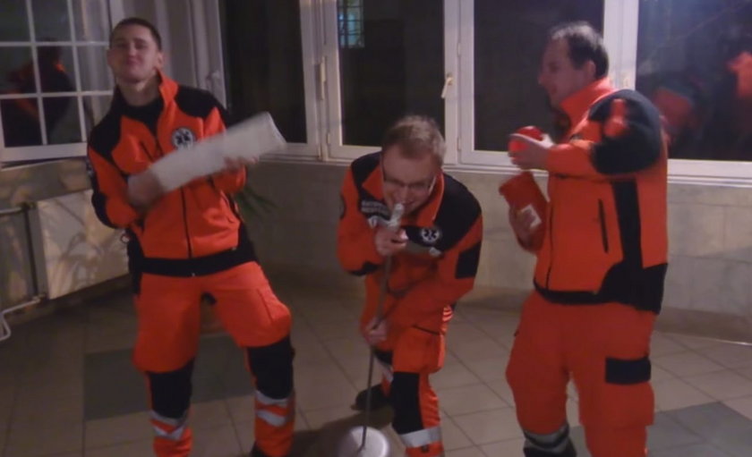 Wrocławscy ratownicy medyczni nagrali swoją wersję Happy