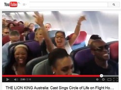 Klaskanie w samolocie? W takiej sytuacji to nie obciach [WIDEO]