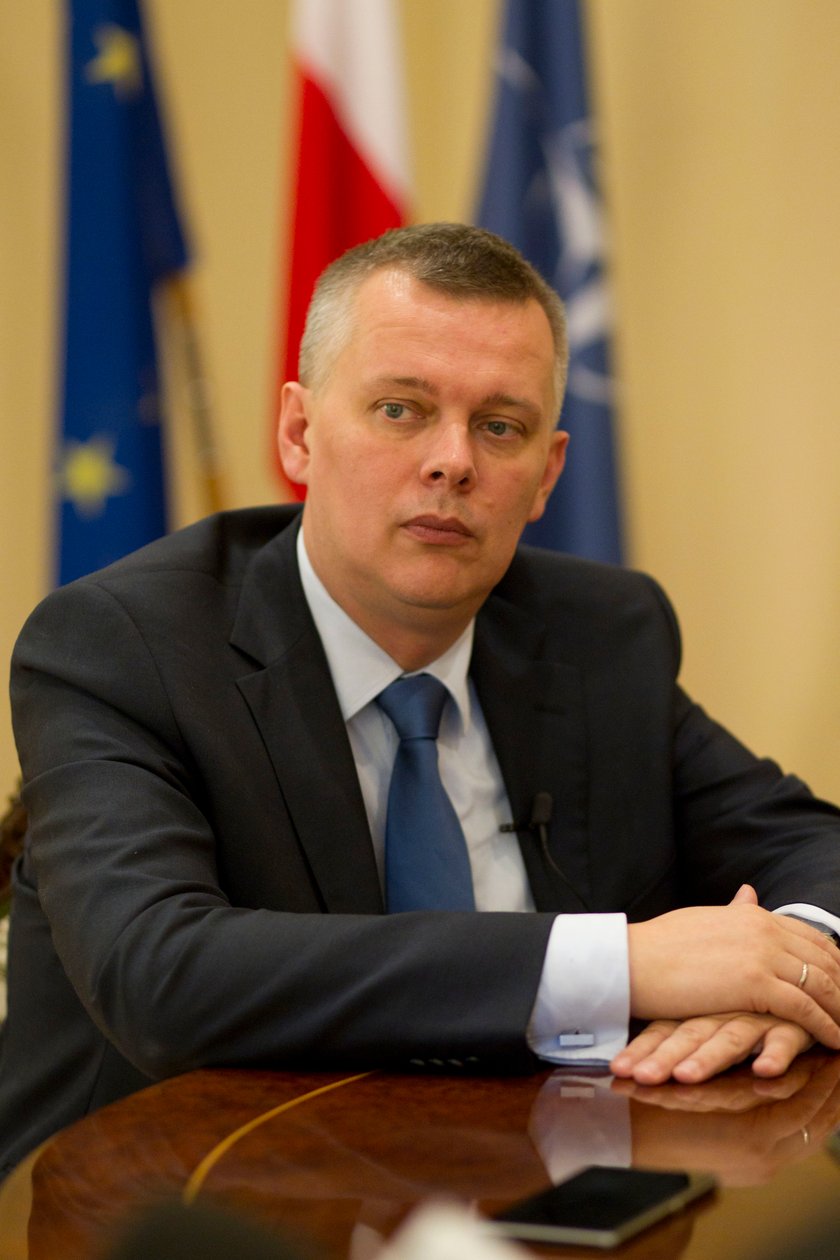 Siemoniak musi się tłumaczyć