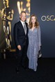 Tom Hanks és Rita Wilson 1988 óta házasok, és több mint három évtizede támogatják egymást. 2020-ban mindketten átestek a koronavírus-fertőzésen, amely komoly megpróbáltatást jelentett számukra. Hanks szerint a kapcsolatuk kulcsa a kölcsönös tisztelet és humor, amely a legnehezebb időszakokon is átsegíti őket.