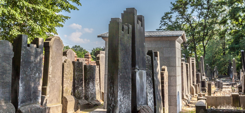 Ziemia z łódzkiego Cmentarza Żydowskiego trafi do muzeum w Luksemburgu
