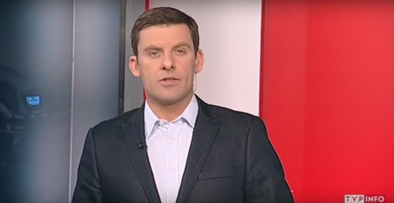 Marcin Kowalski jako prowadzący pasma porannego w TVP Info