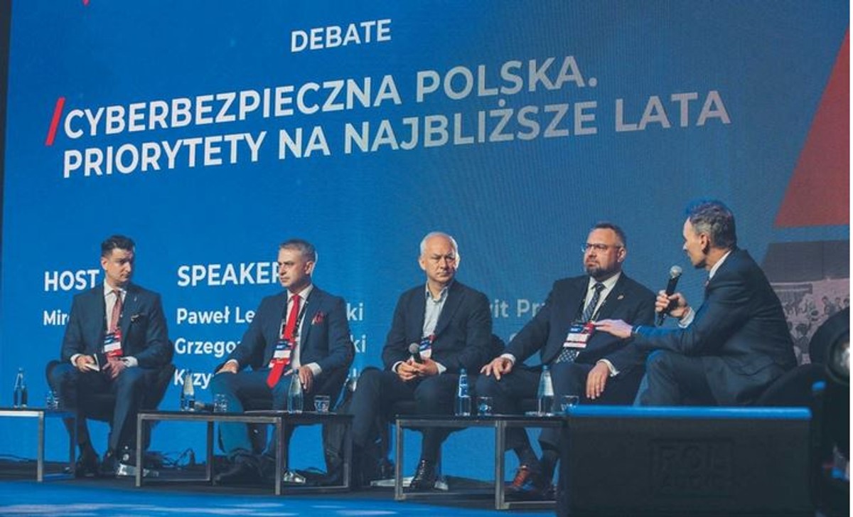 Wzorem poprzednich edycji uczestników CYBERSEC 2024 czekają pasjonujące debaty z udziałem czołowych polityków i ekspertów.