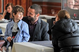 kostek z "listów do m." nie jest już małym chłopcem. zagrał w hicie netflixa