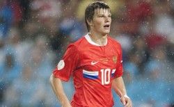 Słynny piłkarz opuścił klub ze striptizem na... koniu