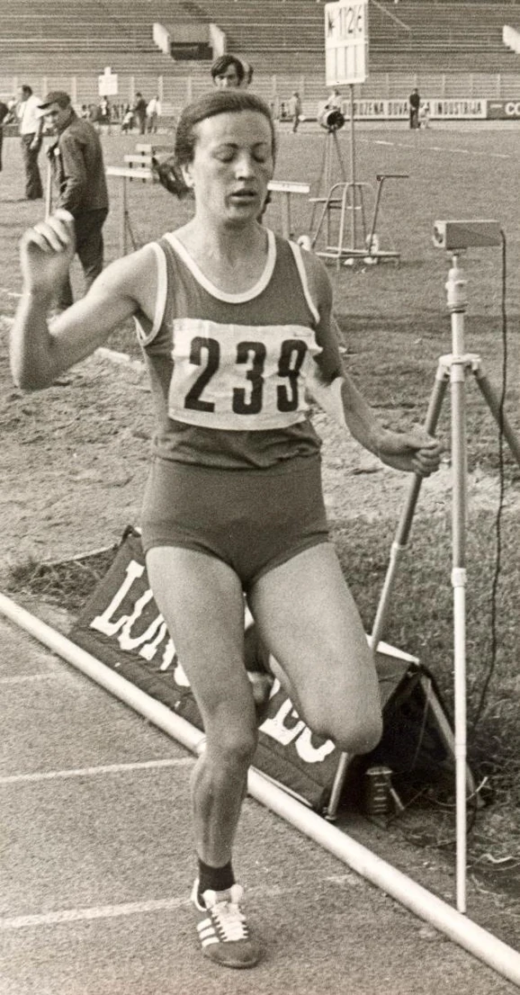 PREOSTAJE DA JE BOG POGLEDA..." Legendarna Vera Nikolić reanimirana, sada je u komi, sin otkrio tužne detalje životne borbe velikana atletike