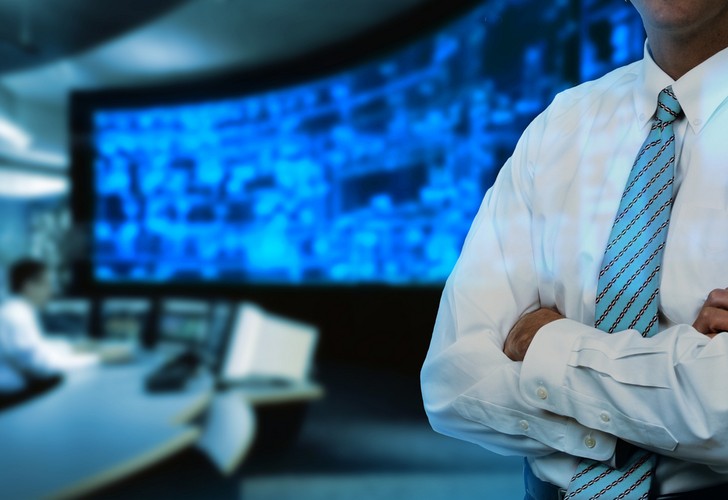 Bonusy na rynku forex to jedna z najlepszych rzeczy w handlu forex online, ale to nie one powinny powodować, że wybierasz tego, a nie innego brokera. Wielu miernych brokerów pojawia się dosłownie wszędzie, obiecując wielkie bonusy, tylko po to żeby znęcić nowych traderów. Wielu z nich zamyka interes już po kilku latach. Zanim zdeponujesz pieniądze, wybierz swojego brokera mądrze i upewnij się, że ma dobrą pozycję na rynku i jest w pod pełnym nadzorem.