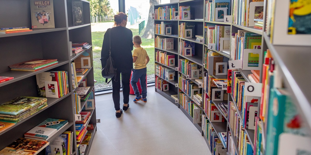 Wnętrze nowej filii Biblioteki Raczyńskich w Poznaniu przy ul. Druskiennickiej.