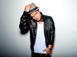 Nie Britney Spears, a Bruno Mars będzie gwiazdą jubileuszowego Super Bowl?