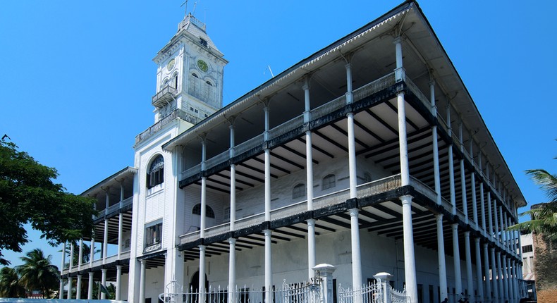 Beit Al Ajaib, a famous tourist landmark and one of Tanzania’s most cherished wonders collapsed on Friday, December 25th while the building was undergoing restoration