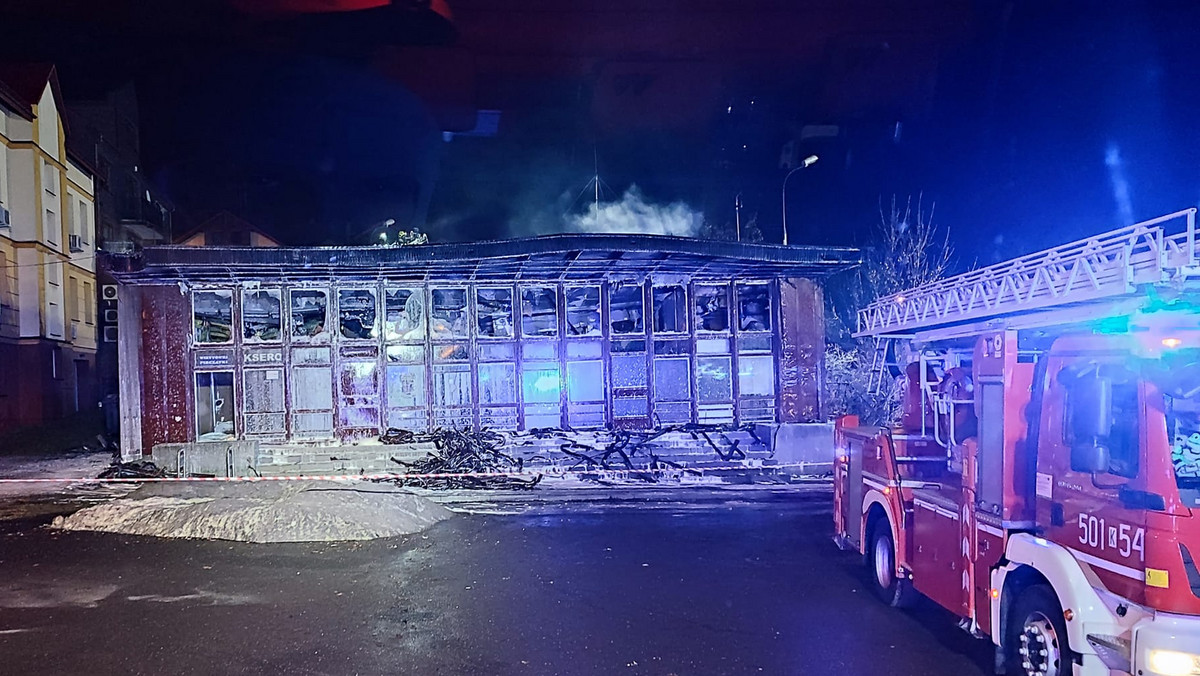 Pożar w Olkuszu. Spłonęła dawna poczekalnia dworca PKS