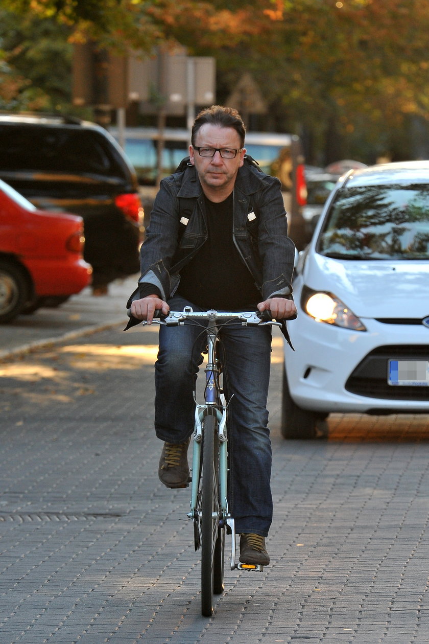 Zbigniew Zamachowski na rowerze