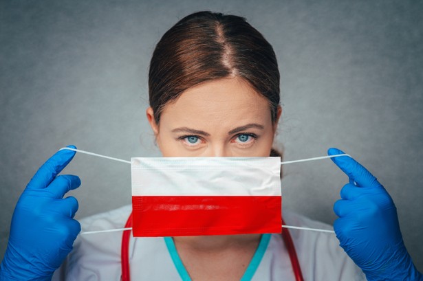 O godz. 11 w środę przed Sejmem rozpoczął się protest z okazji Międzynarodowych Świąt Zawodowych Pielęgniarek i Położnych.