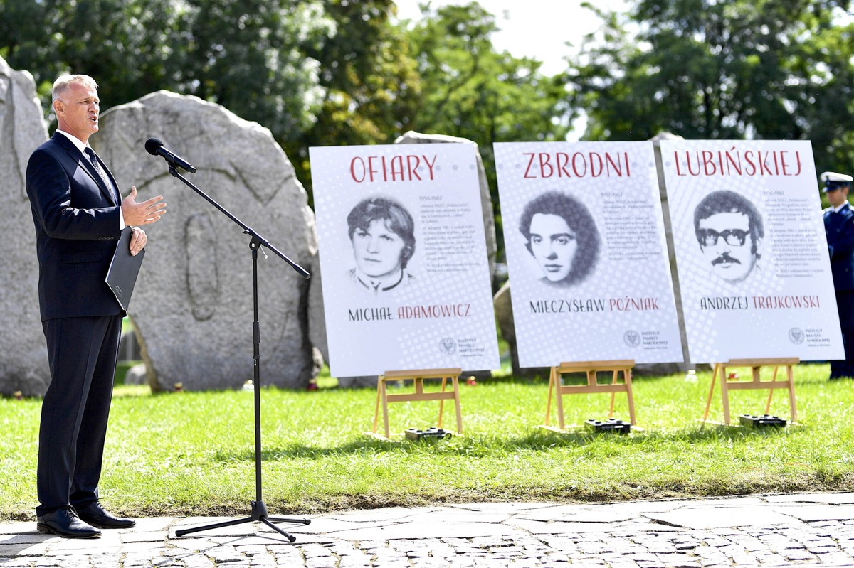 Andrzej Pozorski, zastępca Prokuratora Generalnego–Dyrektor Głównej Komisji Ścigania Zbrodni przeciwko Narodowi Polskiemu