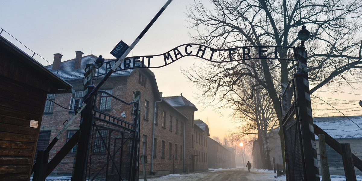 Rozebrali się i zabili jagnię pod bramą Auschwitz. Usłyszeli wyrok