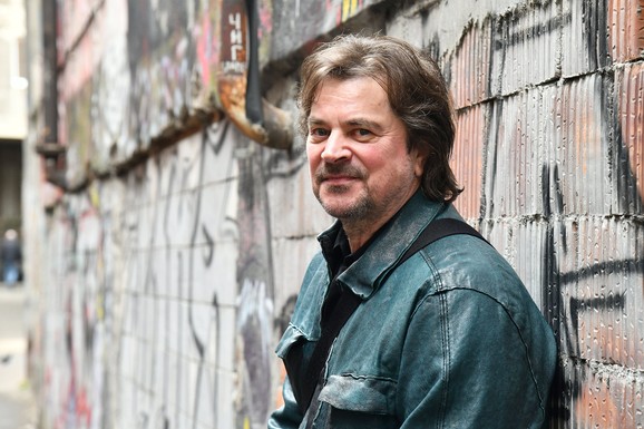 OTKRIVENO POREKLO ALENA ISLAMOVIĆA Vuče korene iz Srbije: "Otac mi je pričao da u Novom Pazaru živi deo porodice"