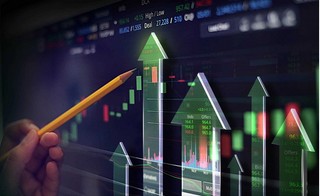 Dziwny raport, czyli patrz i nie ucz się [OPINIA]