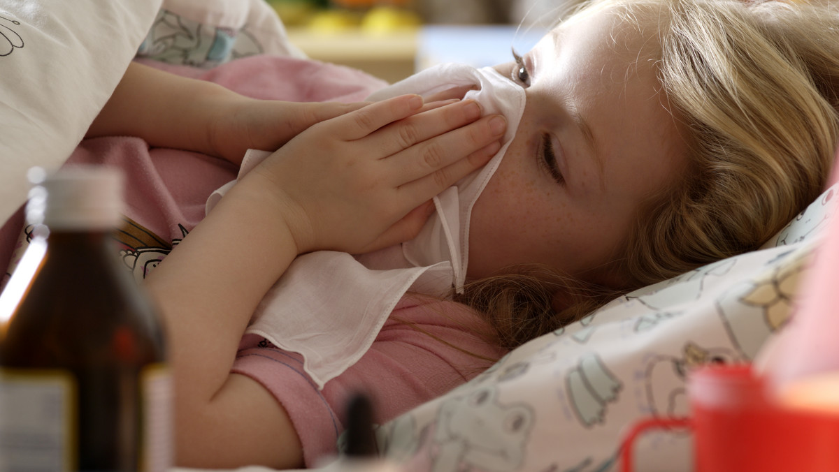 Nie masz czasu ani zamiaru chorować? Poznaj 5 prostych zasad jak uchronić siebie i rodzinę przed infekcjami wirusowymi górnych dróg oddechowych.