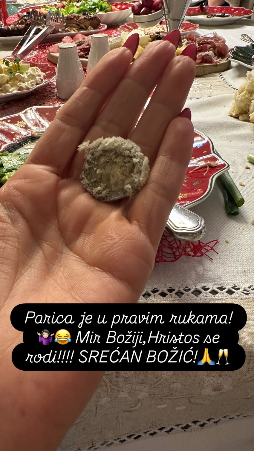 Cea izvukla novčić iz pogače