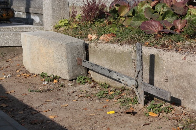 STARY CMENTARZ KATEDRALNY W ŁOMŻY