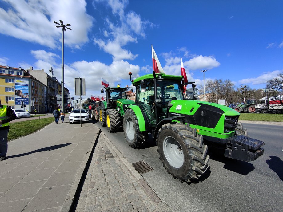 W trakcie protestów rolnicy blokowali główne arterie Szczecina